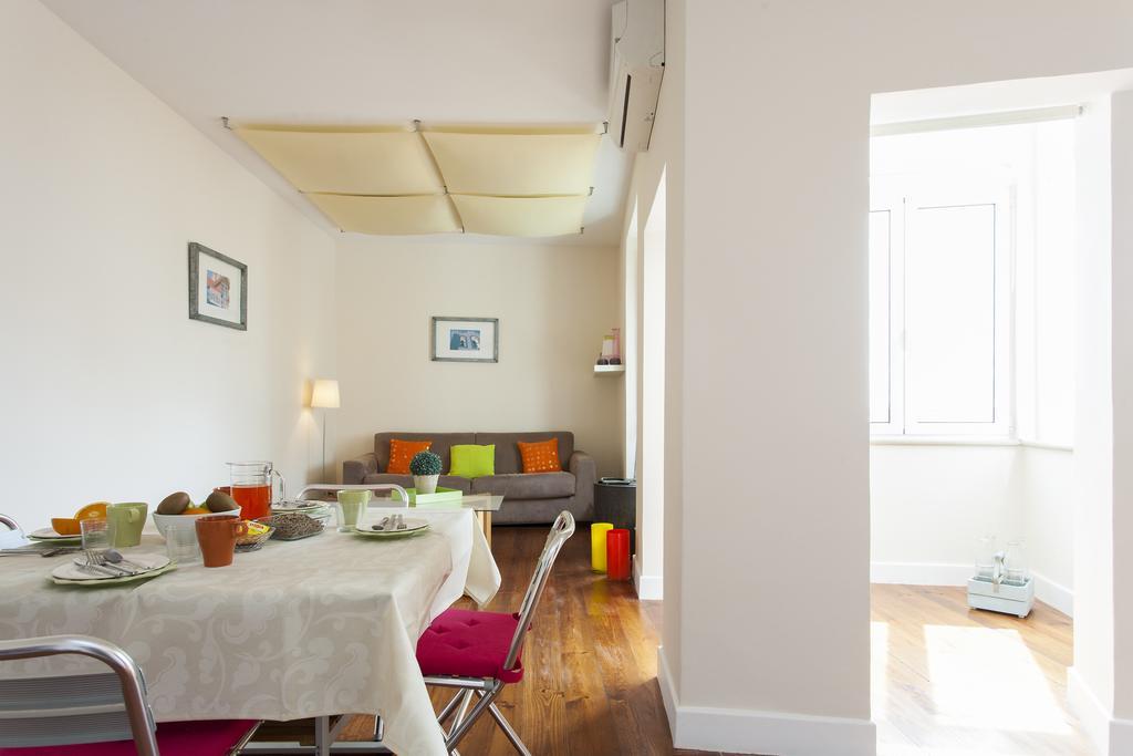 Joivy Spacious And Bright 1-Bed Flat With City Views In Lapa Lissabon Exterior foto